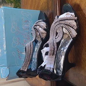 New in box! Fabulous Angel Girls 4 sparkly black rhinestone dressy heel shoes